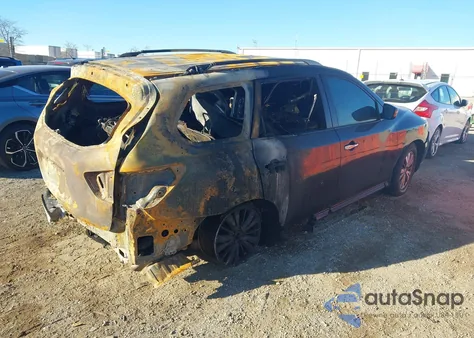 2017 Nissan Pathfinder Sv z USA, uszkodzony, nr VIN 5N1DR2MM6HC613519